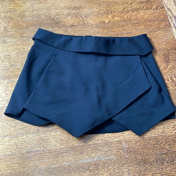 Zara skort - Picture 1 of 3